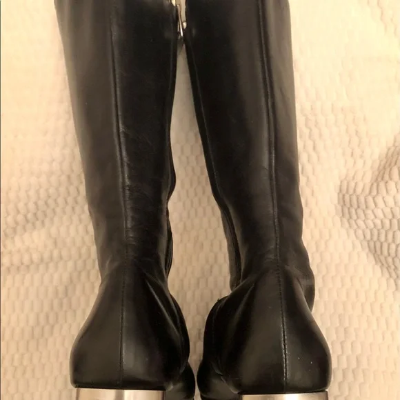 Authentic Chanel black leather boots 35.5 - Picture 5 of 12